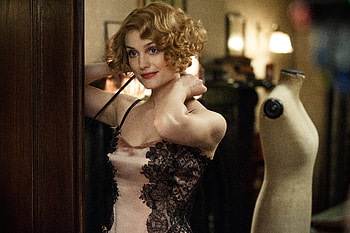 Alison Sudol As Queenie Goldstein In Fantastic Beasts , alison-sudol, fantastic-beasts-and-where-to-find-them, 2016-movies, movies HD wallpaper
