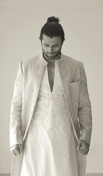 Vijay Deverakonda, collar HD phone wallpaper