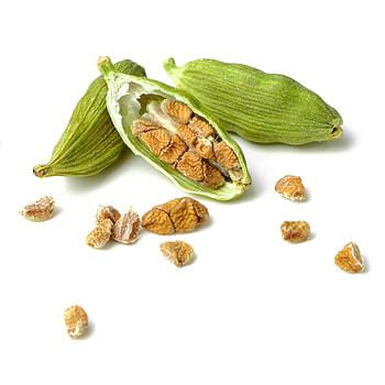 Whole green cardamom, Kosher and gluten-, All-natural spice, Premium quality HD phone wallpaper