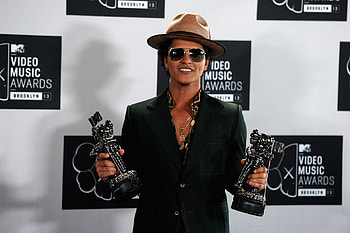 BRUNO MARS, SINGER, INSTRUMENATLIST, SONGWRITER, PRODUCER HD wallpaper
