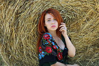 Hay Bale Redhead . ., style, cowgirl, outdoors, ranch, bale, hay, women, redhead, models, western, female HD wallpaper