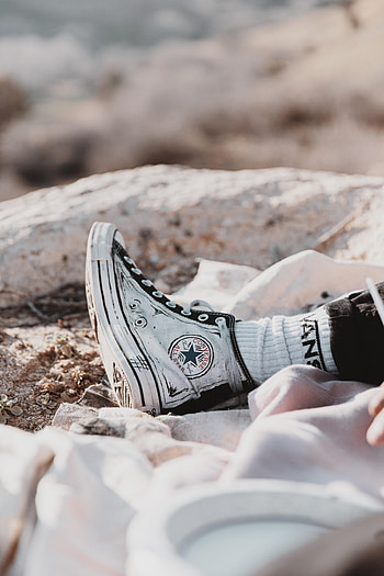 Beach, Miscellanea, Miscellaneous, Legs, Sneakers, Shoes, Socks HD phone wallpaper