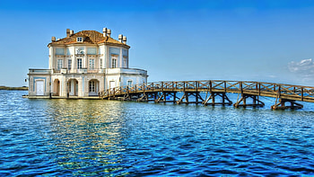 House on Lake Fusaro, bridge, italy, lake, house HD wallpaper