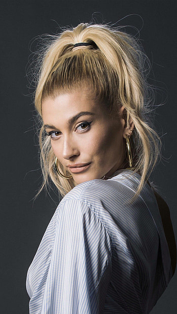 Hailey Bieber model, Ultra , Fashion icon, Celebrity hoot HD phone wallpaper