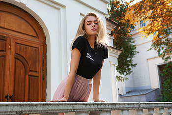 Girl Standing In Balcony, girls, model HD wallpaper