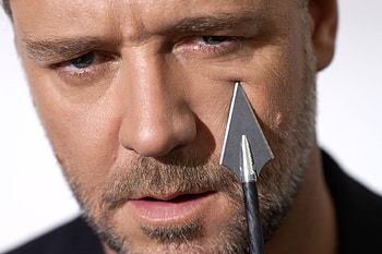 Russell Crowe HD wallpaper
