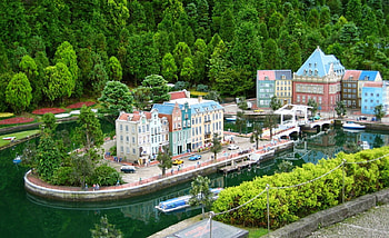 Fantastic property!, boat, cars, property, colors, colours, people, lake, buildings, fantastic, trees, nature, graph, , water, forest HD wallpaper
