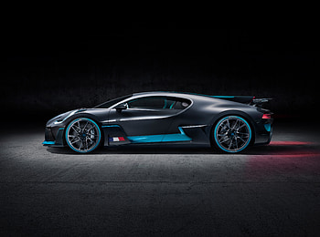 2018 Bugatti Divo Side View, bugatti-divo, bugatti, 2018-cars, cars HD wallpaper