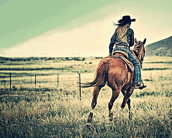 Oklahoma Life, style, fun, cowgirls, horses, outdoors, ranch, blondes, girls, women, models, boots, western, hats, female HD wallpaper