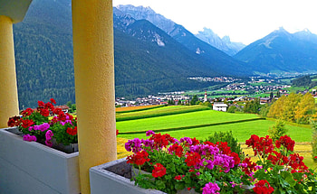 que village, Mountain vistas, Serene atmosphere, Nature's retreat HD wallpaper