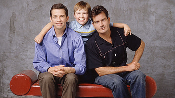 Chuck Lorre creation, Hilarious moments, TV sitcom, Comedy gold HD wallpaper