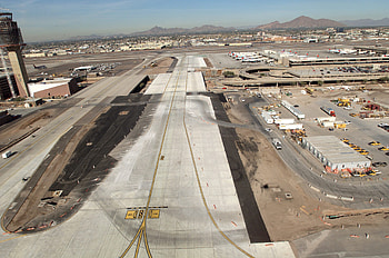 Sky Harbor International Airport, Taxiway reconstruction, Bridge, Kiewit corporation HD wallpaper