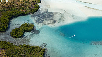 Island paradise, Ocean yacht, Aerial beach shot, Stunning landscapes HD wallpaper
