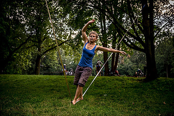 Impressive rodeo skills, Longer break from slacklining, Surfer's location, Line specs HD wallpaper