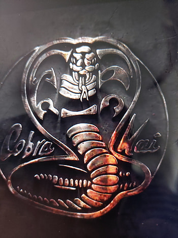 Cobra kai logo, badge, symbol HD phone wallpaper