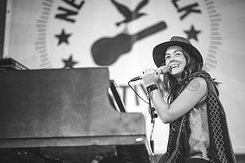 Brandi Carlile, Newport Folk Festival set, NPR, Live performance HD wallpaper