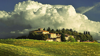 magnificent clouds over tuscan farm, clouds, fields, farm, hills HD wallpaper