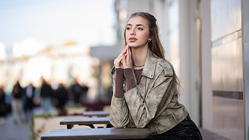 Girl Relaxing Outside A Cozy Coffee Cafe, girls, model, hoot HD wallpaper