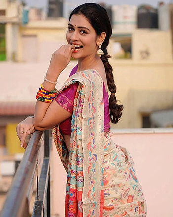 Payal rajput, joint, street fashion HD phone wallpaper