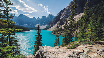 Moraine Lake, sunny day HD wallpaper