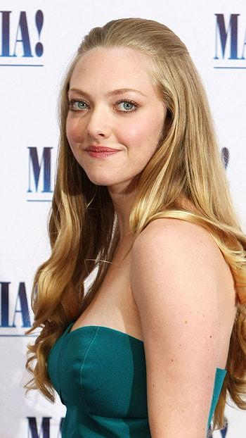 Amanda Seyfried, hollywood actress HD phone wallpaper