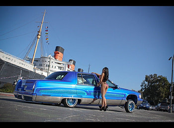 car and girl, sexy, babe, car, legs HD wallpaper