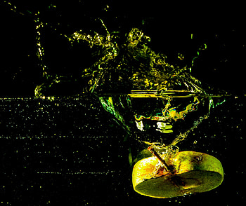 Apple, Macro, Spray, Splash, Close-Up HD wallpaper
