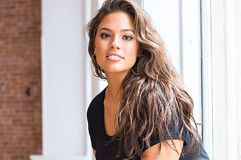 Ashley Graham, Brunette hair, Romantic look HD wallpaper
