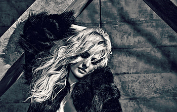 Candice Swanepoel, blue, fur, white, black, model, girl, woman HD wallpaper