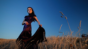 Field Dress, cowgirls, ranch, field, brunettes, dress HD wallpaper