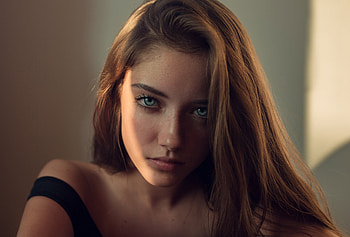 Gray Eyes Girl Looking At Viewer, girls, model, portrait HD wallpaper