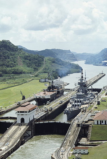Purpose of the Panama Canal, International trade, Connecting the oceans, Economic importance HD phone wallpaper
