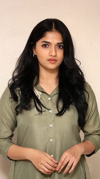 Sunaina, tamil actress HD phone wallpaper