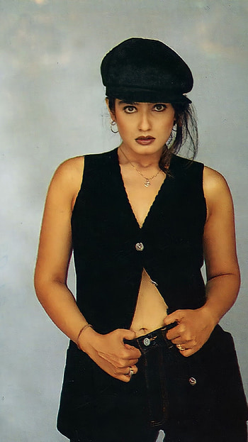 Raveena Tandon, bollywood actress HD phone wallpaper