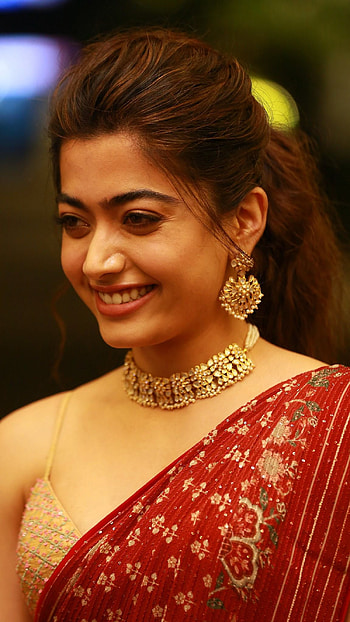 Rashmika mandanna, telugu actress, model, saree beauty HD phone wallpaper