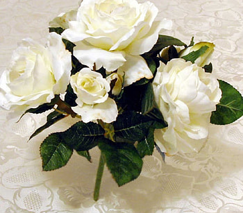 Lovely White Roses, white, bouquet, leaves, roses, green, nature, flowers HD wallpaper