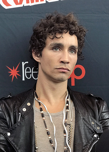Robert Sheehan Wikipedia, Rising star, Versatile actor, Charismatic presence HD phone wallpaper