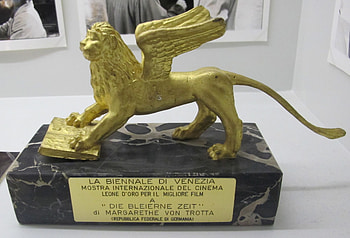 Venice Biennale awards, Golden Lions recognition, Artistic excellence, Oscar-worthy event HD wallpaper