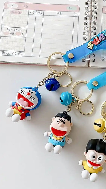 Shinchan And Doraemon, Cute Cartoon, Keychain HD phone wallpaper