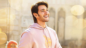 Mahesh Babu Keerthy Suresh Ilez Badurgov Duy Beck Sarkaru Vaari Paata HD wallpaper