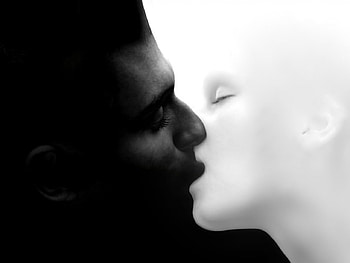 Kiss, love HD wallpaper