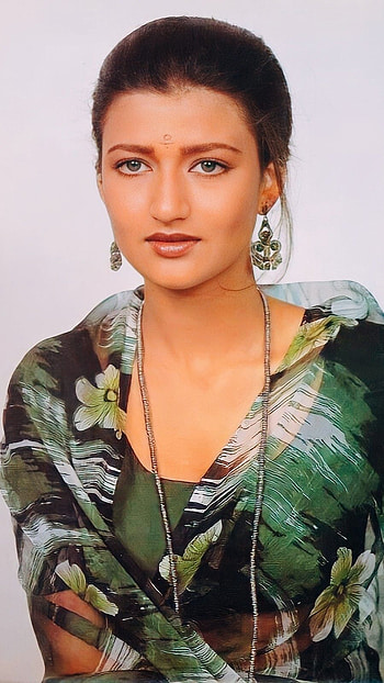 Sarika, bollywood actress HD phone wallpaper