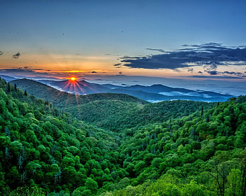 Sunset Over the Mountains, dawn, clouds, trees, nature, mountains, forest, sunset HD wallpaper