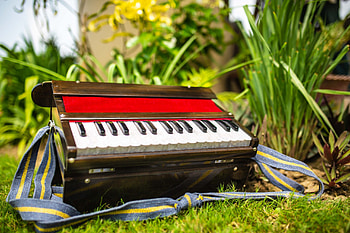 Harmonium music, Harinam harmonium, Sriji store HD wallpaper