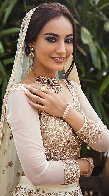 Surabhi Jyothi, bollywood actress, surabhi HD phone wallpaper