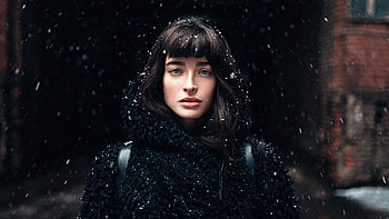 Girl Standing In Snow, girls, alone, snow HD wallpaper