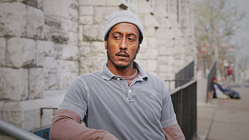 Andre Royo interview, Insightful conversation, Portraying Bubbles, HBO production HD wallpaper