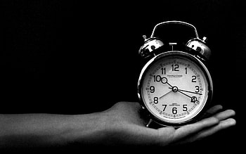 Time saving ideas for social media HD wallpaper