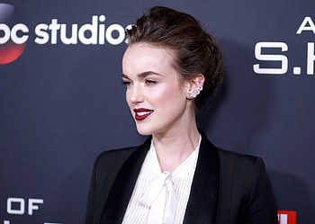 Elizabeth Henstridge, makeup HD wallpaper