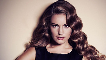 Kelly Brook HD wallpaper
